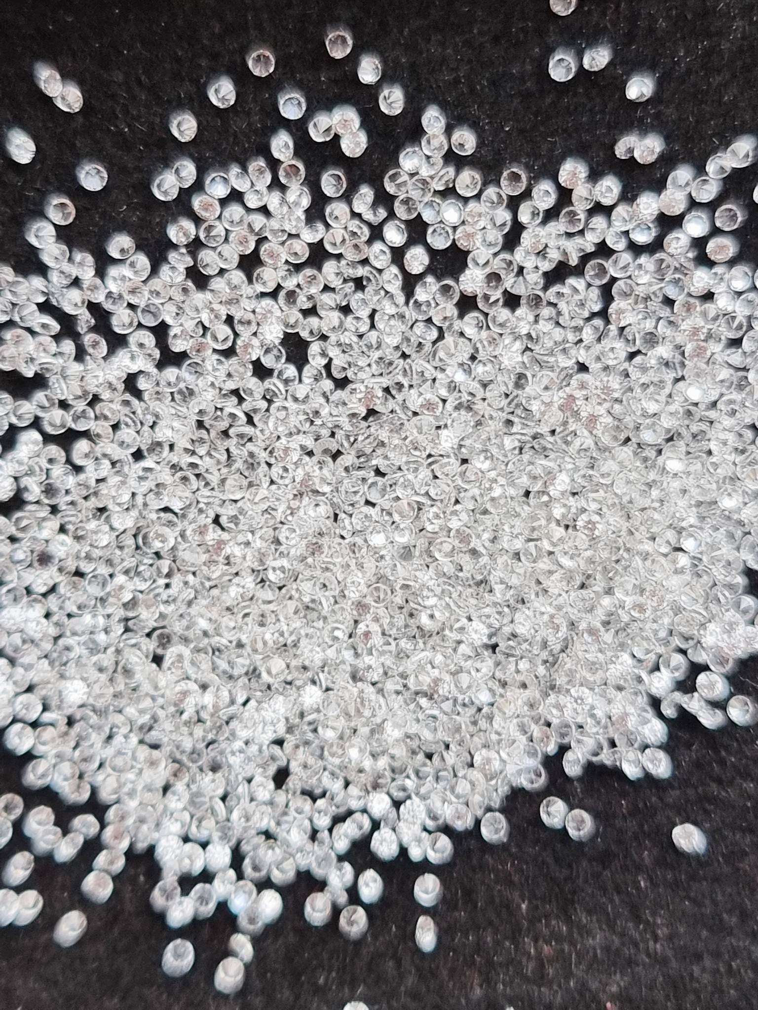 เพทายขาวกลมเจียรเหลี่ยม Size 1.0 มม. 1 กะรัต