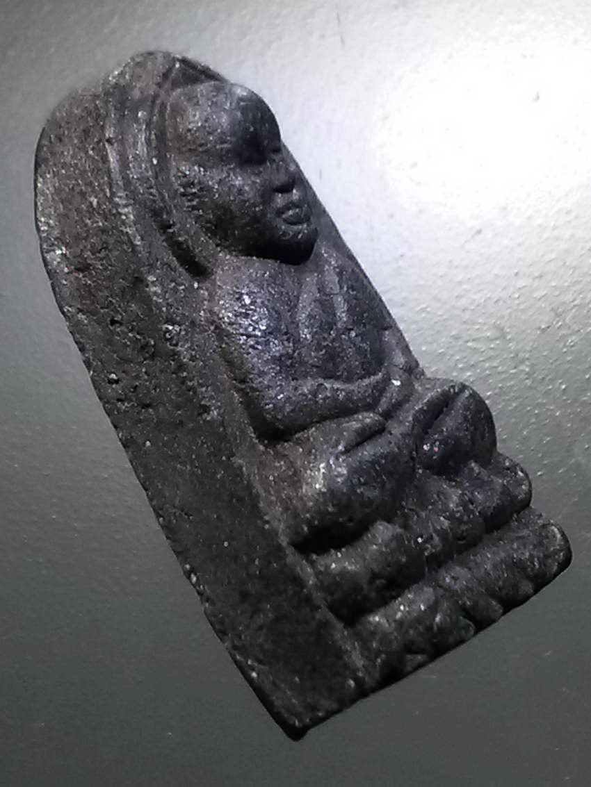 รหัสสินค้า หลวงปู่ทวด วัดต่างๆ 499 หลวงปู่ทวด เนื้อว่าน วัดช้างให้ จังหวัดปัตตานี หลังอักขระขอม ตัวนะ ไม่ทราบปีที่สร้าง