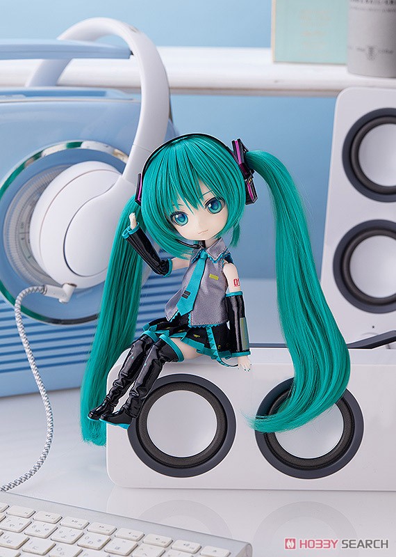 <Preorderถึง 25/3/2022 >เปิดรับPreorder มัดจำ 1500 บาท Harmonia Humming Hatsune Miku (Fashion Doll)