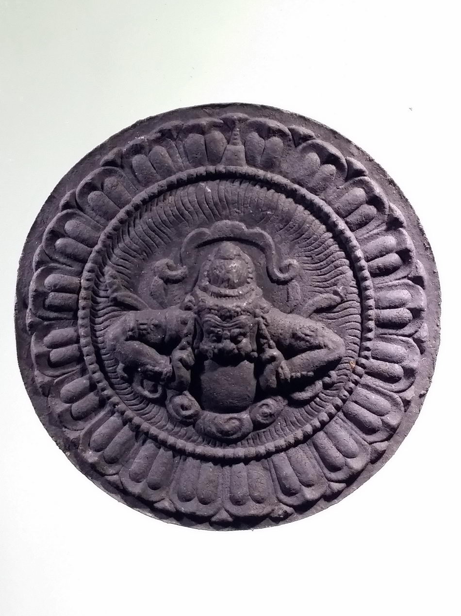 รหัสสินค้า จตุคามรามเทพ 809 จตุคามรามเทพ รุ่นมหาปาฏิหาริย์มั่งมีทรัพย์ เนื้อว่านดำ ขนาด 5.6 cm