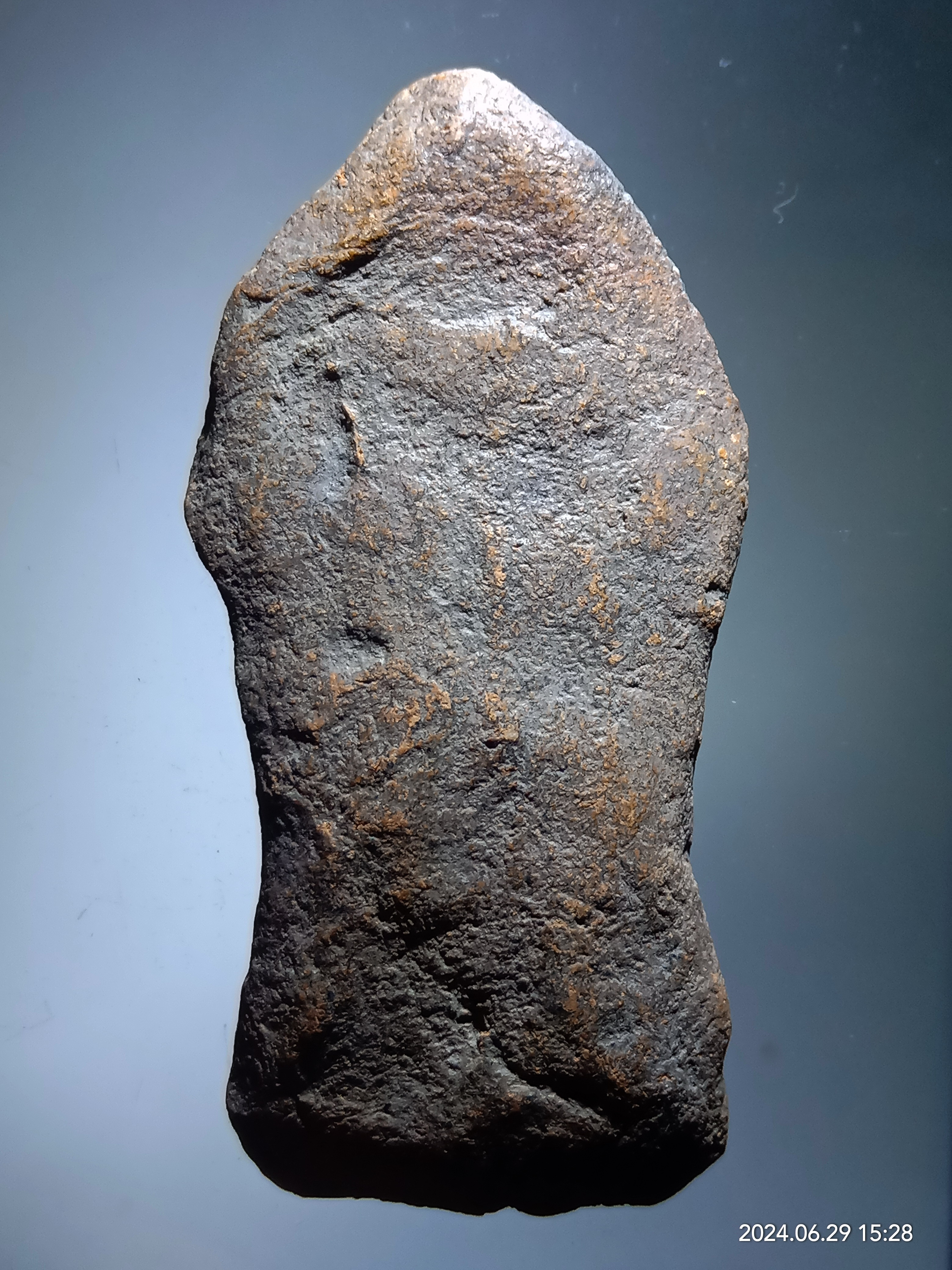 รหัสสินค้า พระเนื้อดิน เนื้อผง เนื้อว่าน 400 พระหูยานเนื้อดินเผาพิมพ์ซุ้มปราสาท ส่วนตัวดูน่าจะเป็นพระกรุครับ แต่มีบางคนดูเป็นพระเกจิสร้าง ไม่ทราบที่ครับ