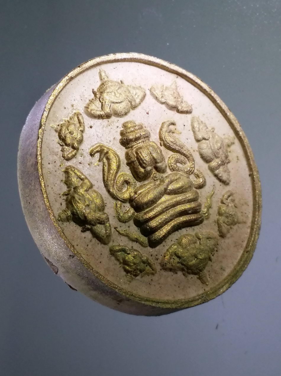 รหัสสินค้า จตุคามรามเทพ 832 พระปิดตาพังพระกาฬ เนื้อว่านขาวปัดเงิน รุ่นทรัพย์เทวา มาพร้อมกล่องเดิม