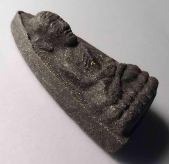 รหัสสินค้า หลวงปู่ทวด วัดต่างๆ 012 หลวงปู่ทวดเนื้อผงใบลาน ฝังตะกรุด วัดช้างให้ จังหวัดปัตตานี ไม่ทราบปีที่สร้าง พระรายการนี้ให้เช่าบูชาแล้ว