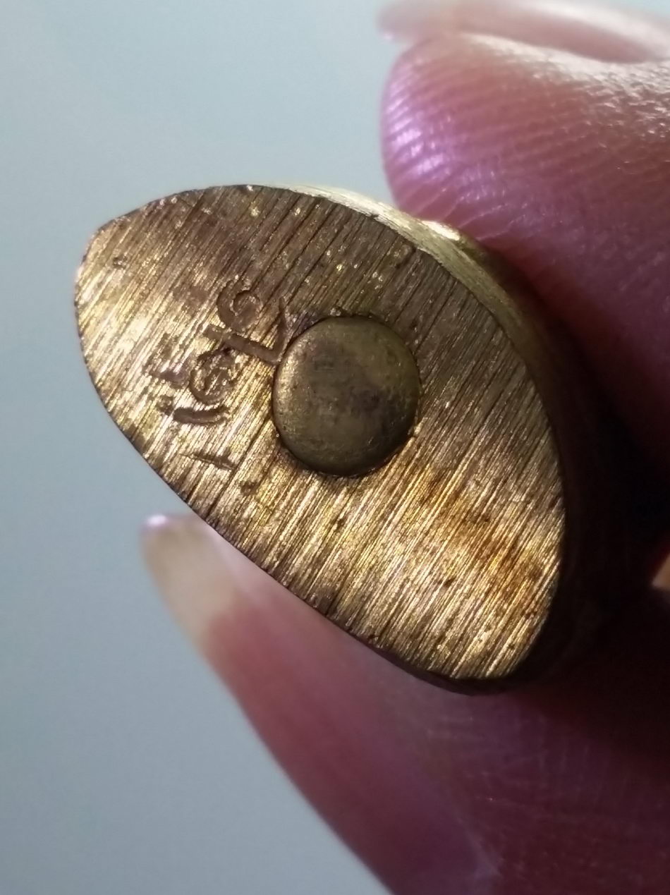 รหัสสินค้า พระมีกล่อง 4005 รูปหล่อหลวงพ่อเงิน วัดบางคลาน จังหวัดพิจิตร ไม่ทราบปีที่สร้าง พระสวยกล่องเดิม