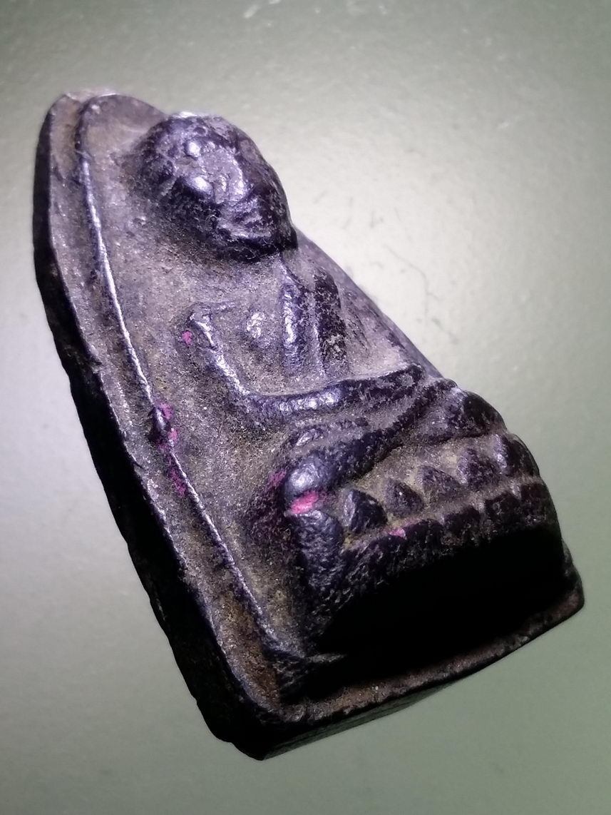 รหัสสินค้า หลวงปู่ทวด วัดต่างๆ 547 หลวงปู่ทวด เนื้อดินเผา วัดช้างให้ จังหวัดปัตตานี สร้างปี 2513 พระครูใบฎีกาขาวสร้าง