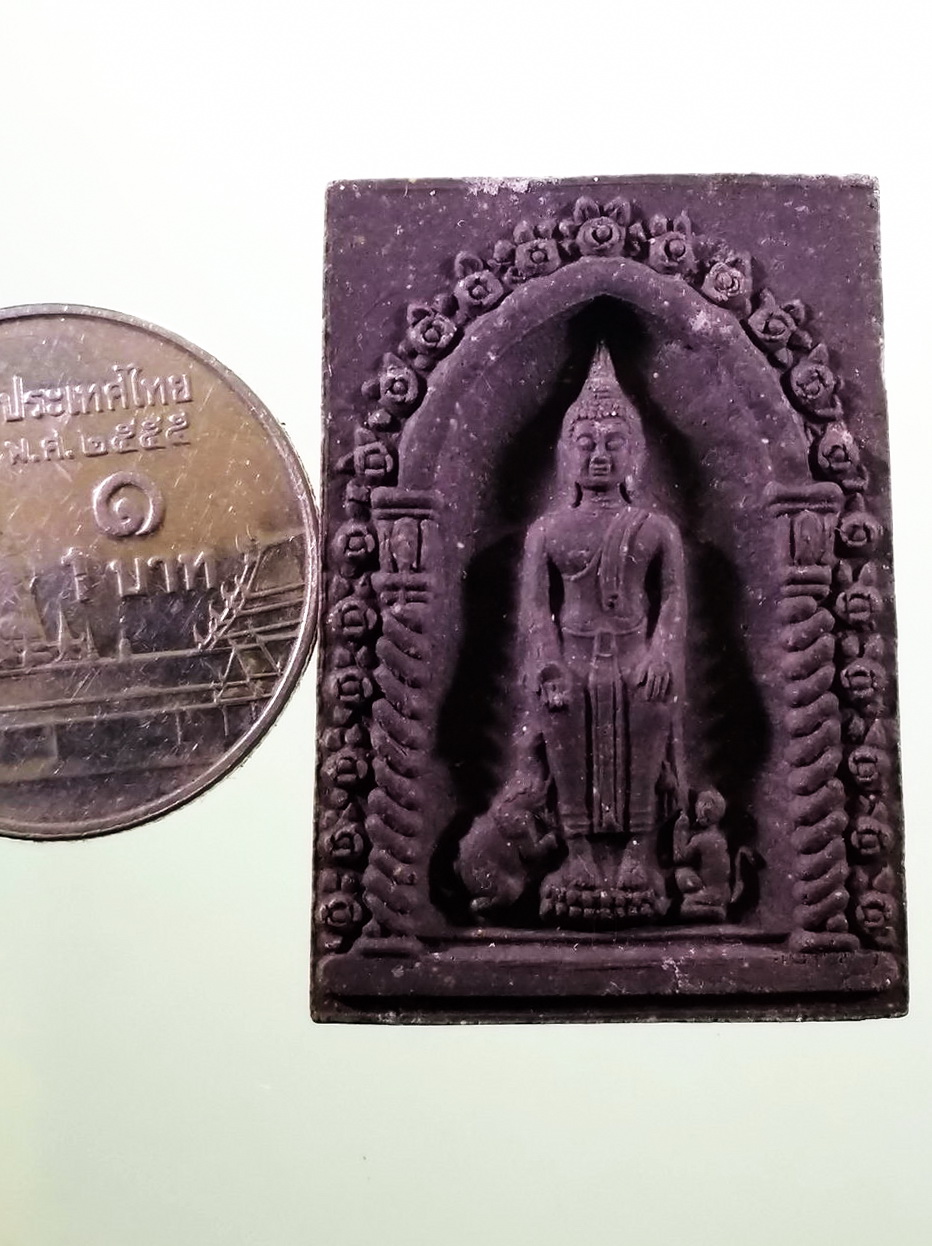 รหัสสินค้า พระมีกล่อง 4015 หลวงพ่อโต สร้างด้วยเนื้อเก่า รักเก่า และทองเก่า ได้จากการบูรณะองค์หลวงพ่อโต วัดป่าเลไลยก์ จ.สุพรรณบุรี พระสวยกล่องเดิม