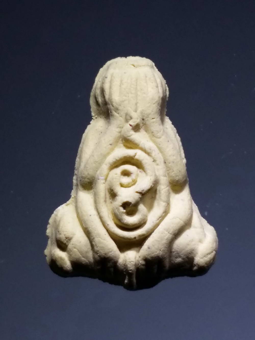 รหัสสินค้า พระมีกล่อง 203 พระปิดตาแร่บางไผ่ ผงพุทธคุณ หลวงปู่เกิด วัดมะเดื่อ อำเภอบางบัวทอง จังหวัดนนทบุรี สร้างปี 2555 รุ่นสมทบทุนบูรณะปฏิสังขรณ์