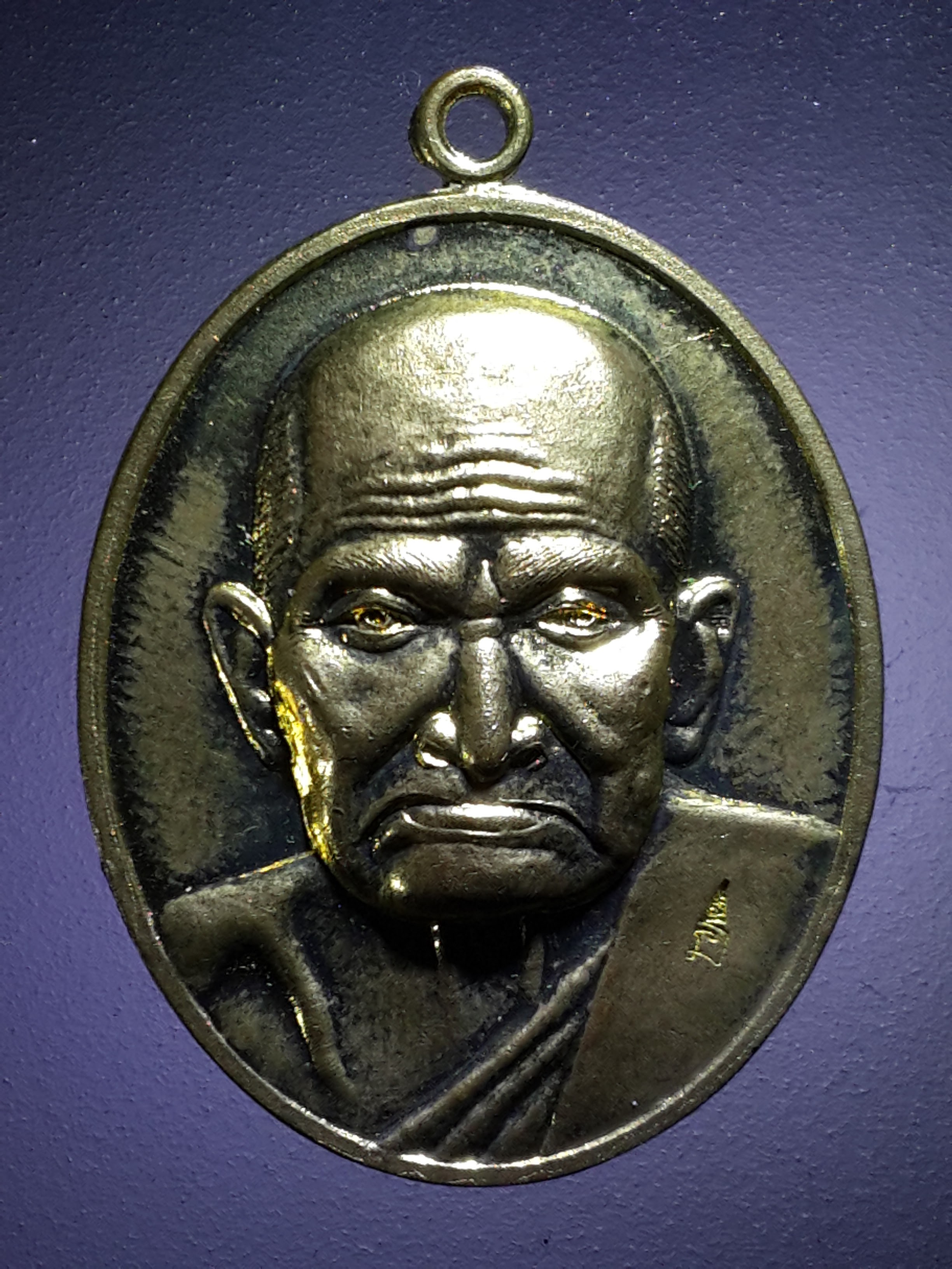 รหัสสินค้า พระมีกล่อง 209 เหรียญทองฝาบาตร หลวงพ่อเงิน วัดบางคลาน ออกวัดวิจิตราราม อำเภอเมือง จังหวัดพิจิตร รุ่นเศรษฐีใหม่