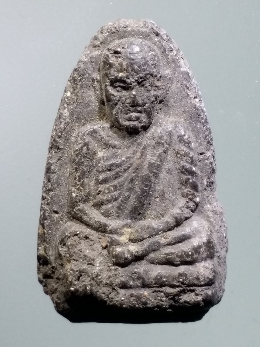 รหัสสินค้า หลวงปู่ทวด วัดต่างๆ 478 หลวงปู่ทวด วัดช้างให้ เนื้อว่าน รุ่นเหยียบน้ำทะเลจืด พระรายการนี้ให้เช่าบูชาแล้ว