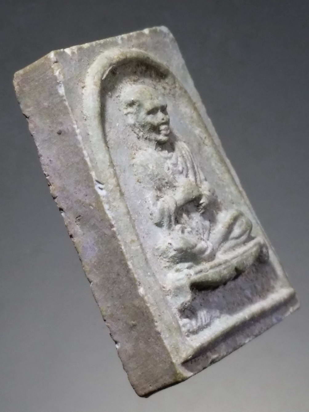 รหัสสินค้า พระไม่ทราบที่ 255 พระผงรูปเหมือนหลังเรียบ สมเด็จพระพุฒาจารย์โต พรหมรังสี ไม่ทราบที่