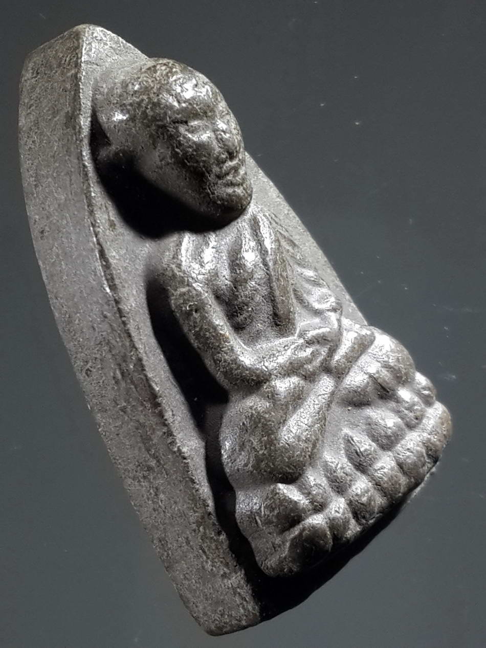 รหัสสินค้า หลวงปู่ทวด วัดต่างๆ 272 หลวงปู่ทวด หลังยันต์ 9 ยอดคาถาไก่เถื่อน วัดทุ่งตลิ่งชัน จังหวัดสุพรรณบุรี พระรายการนี้ให้เช่าบูชาแล้ว