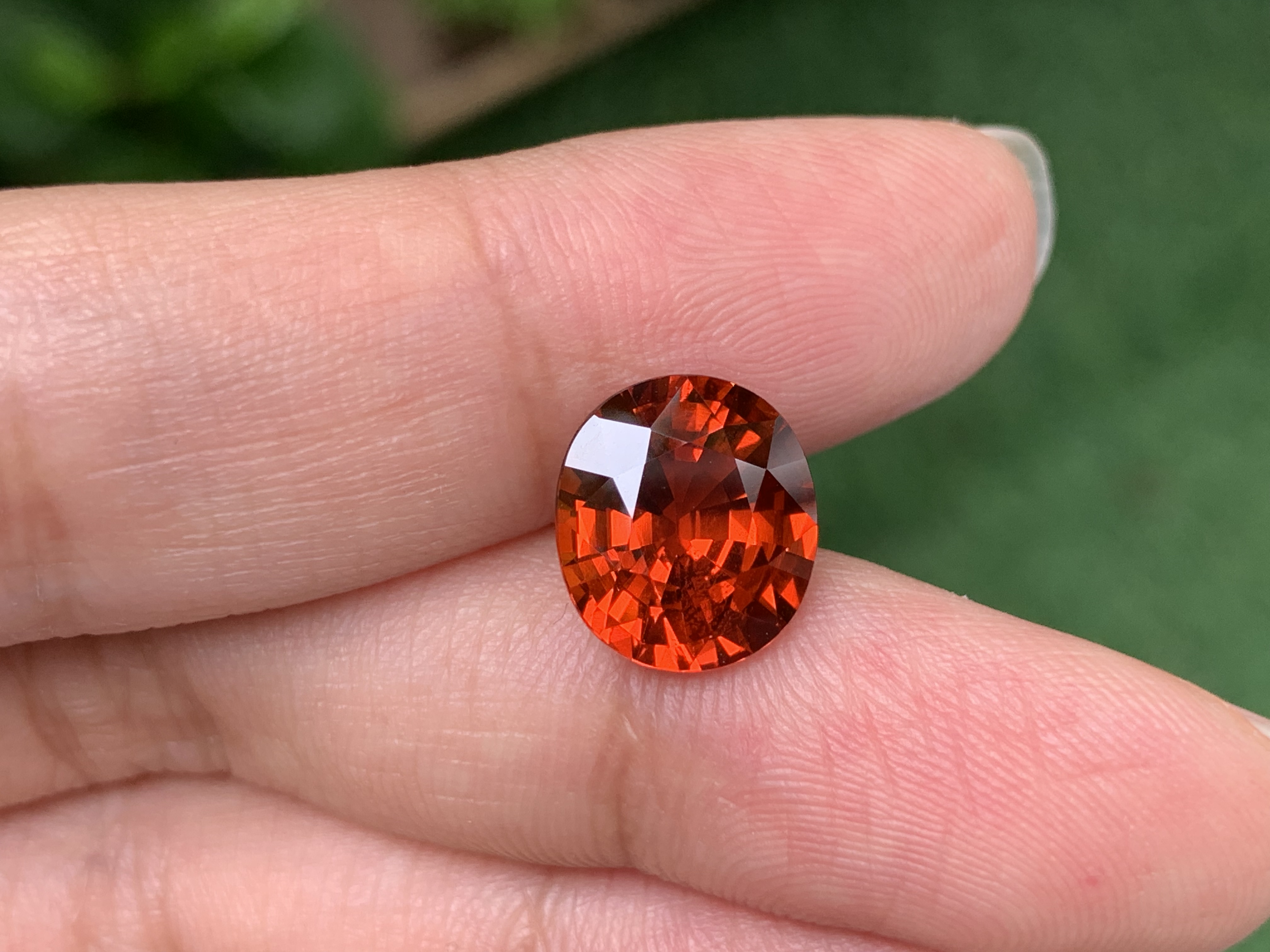Spessatite ทรงไข่ 6.24 กะรัต