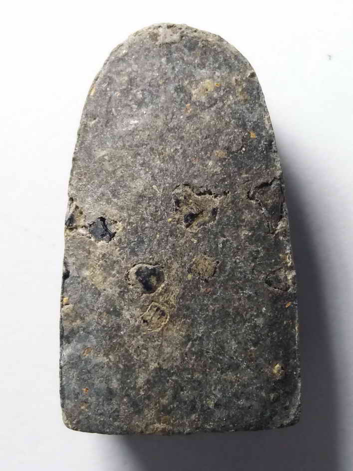 รหัสสินค้า พระเนื้อดิน เนื้อผง เนื้อว่าน 386 หลวงปู่ทวดเนื้อผง โรยแร่มวลสาร พิมพ์กลาง วัดห้วยมงคล จังหวัดประจวบคีรีขันธ์