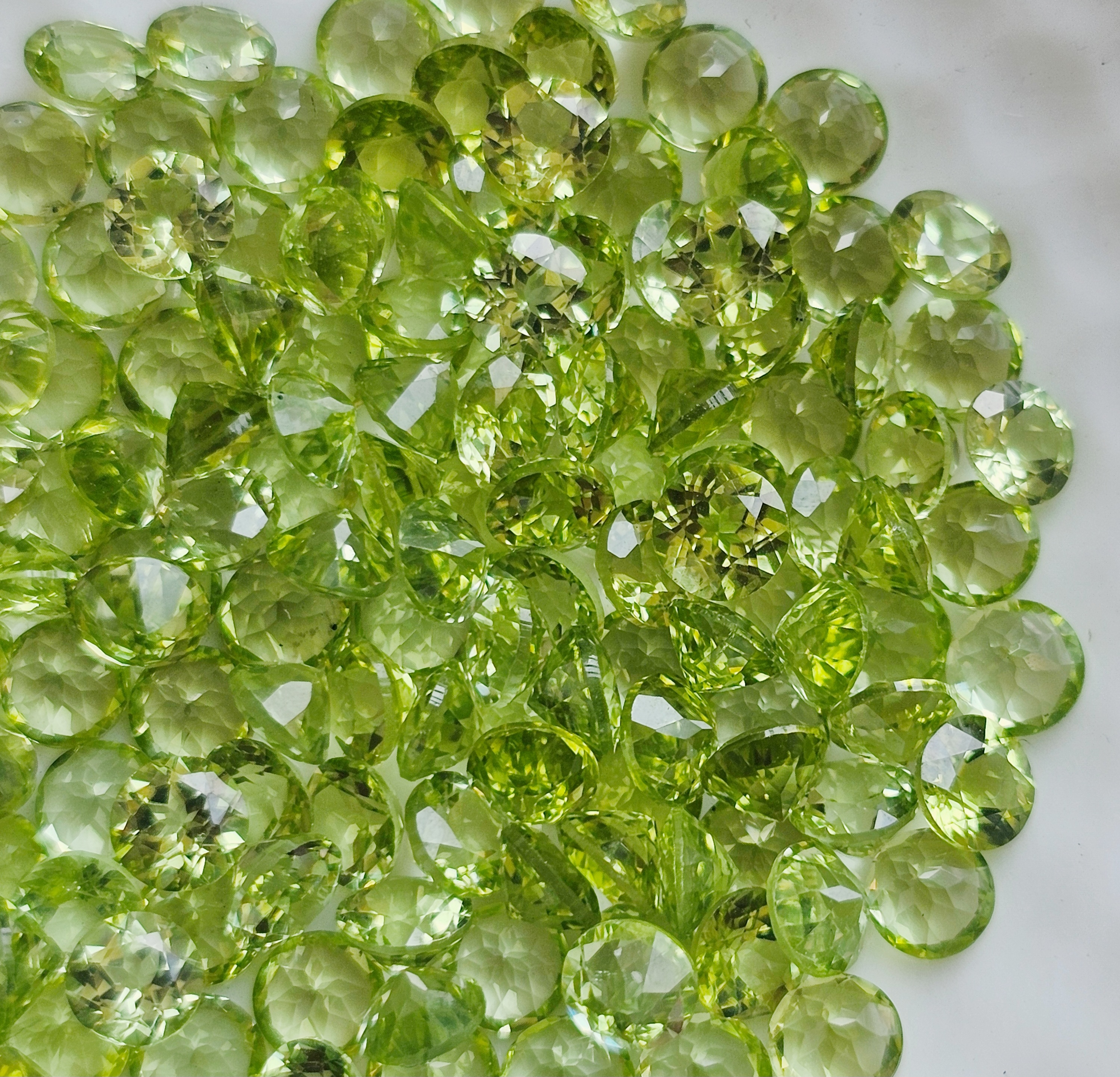 เพอริดอทกลม 4 มม. 5 กะรัต