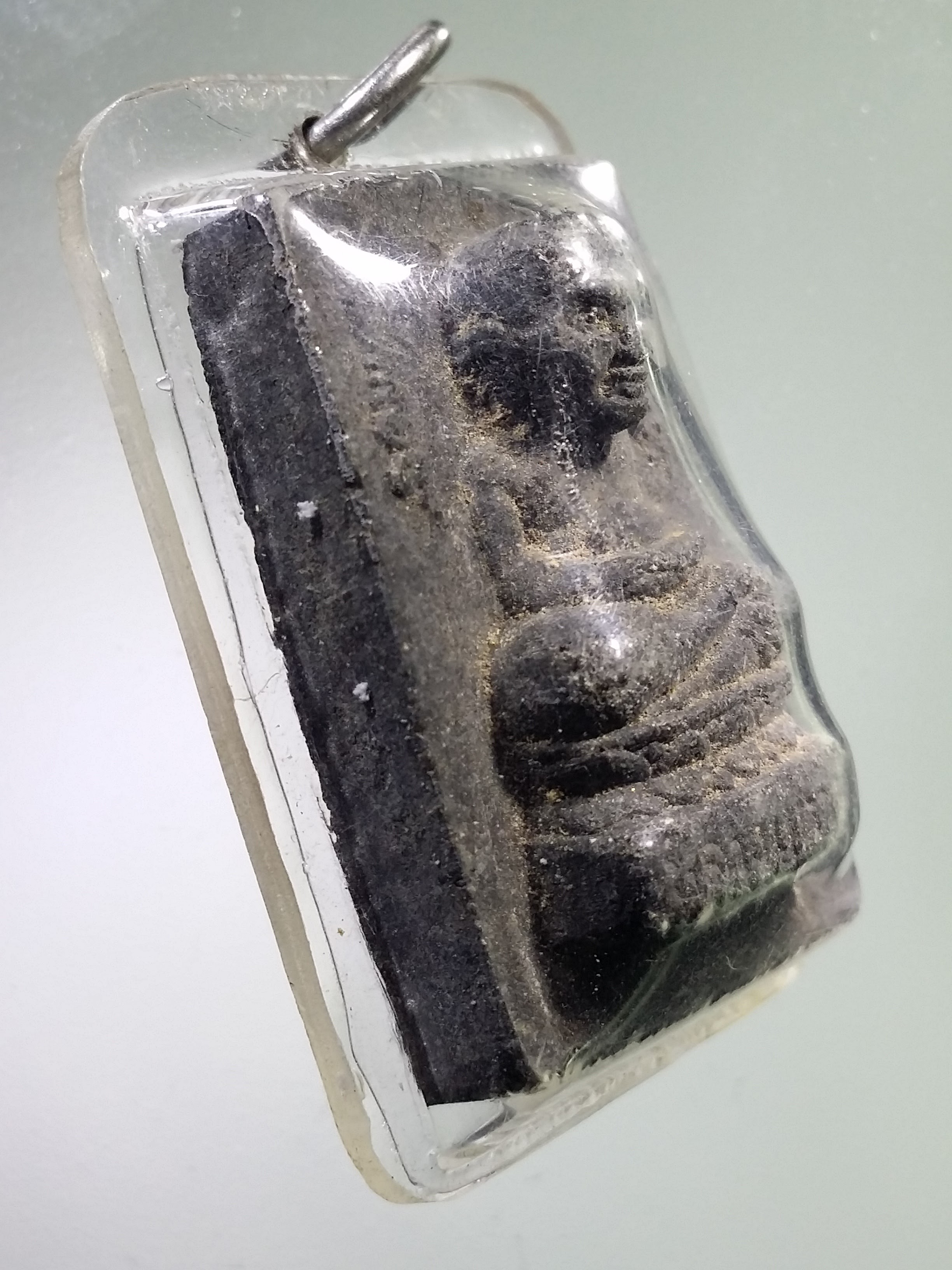 Antig LSD 060 หลวงปู่ทวด เนื้อผงใบลาน วัดช้างให้ จังหวัดปัตตานี พิมพ์สี่เหลี่ยม ไม่ทราบปีที่สร้าง พระรายการนี้ให้เช่าบูชาแล้ว