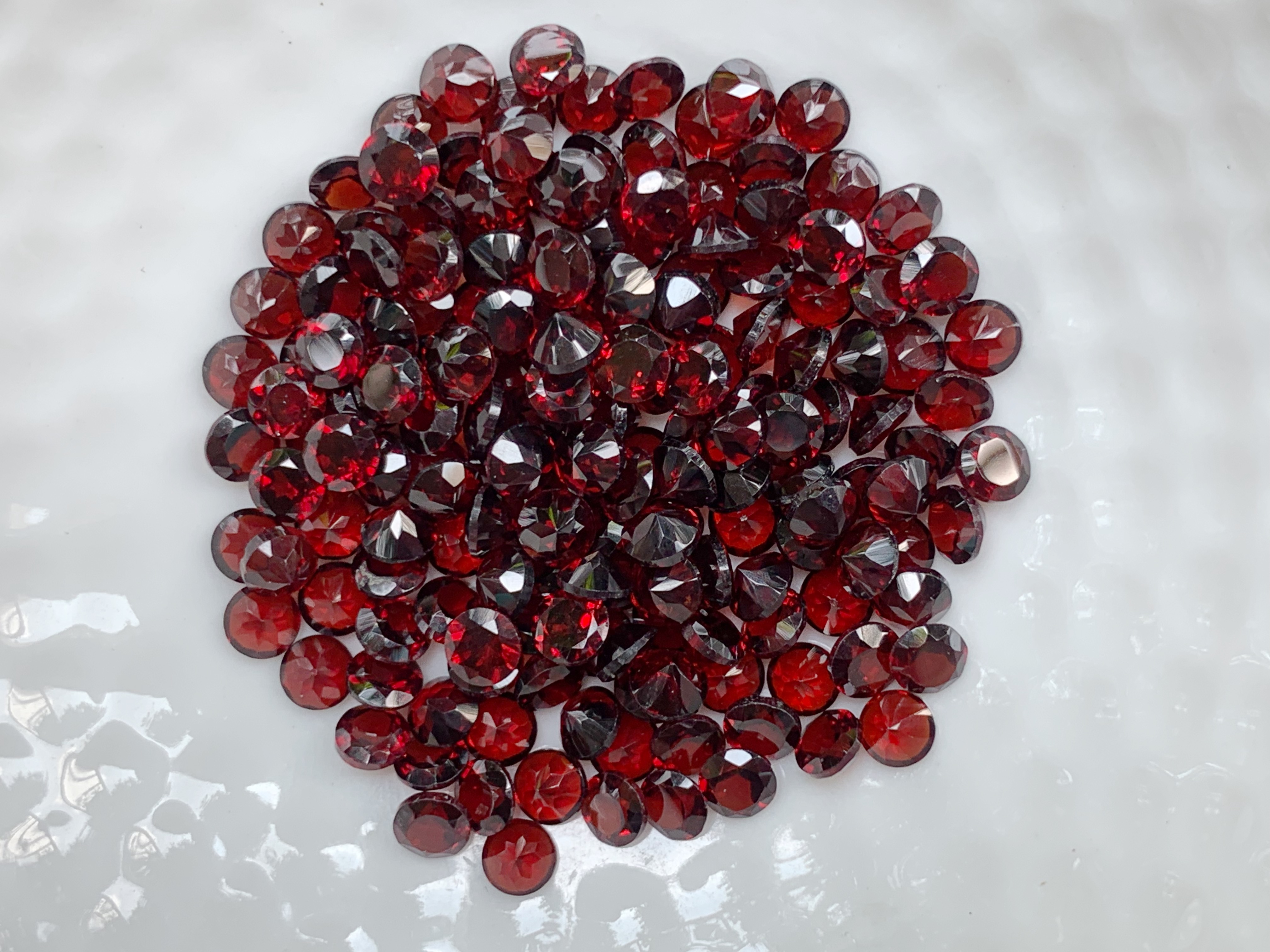 โกเมนกลม 3.5 มม. 5 กะรัต