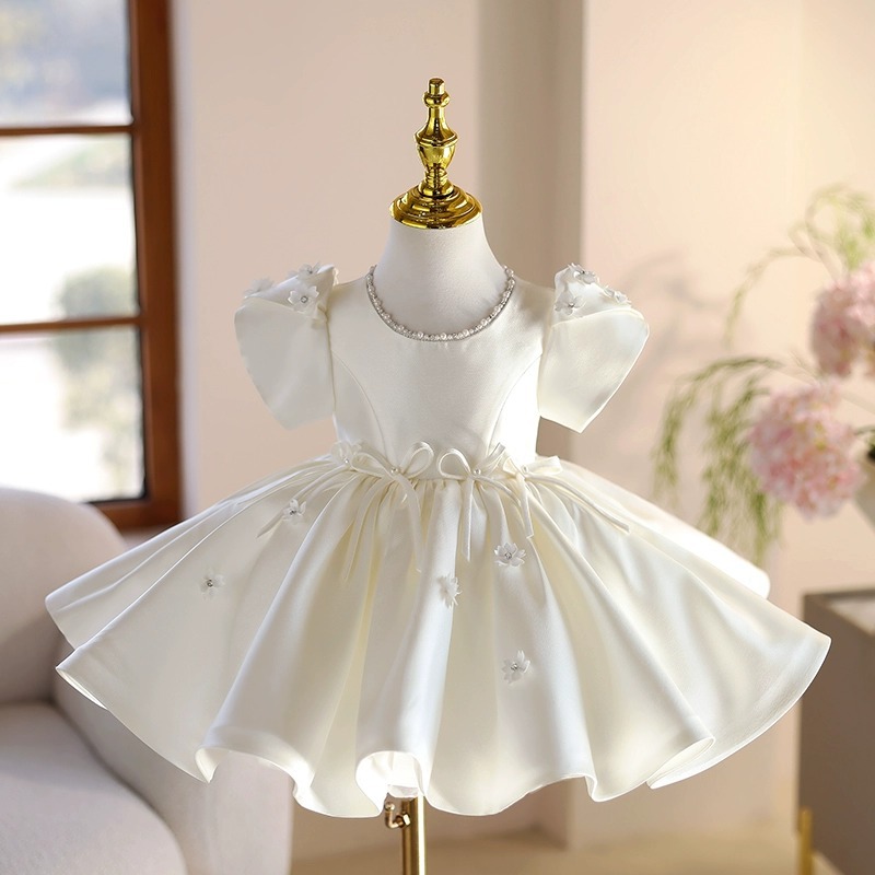 Gd4509- พร้อมส่งจากไทย ชุดออกงานเด็กหญิงสีขาว ตกแต่งสวยตลอดตัว แขนทรงสวย ทรงสวย ผ้าสวยหรูดุจไหม มีสไตล์ ชุดราตรีเด็กทรงสั้น