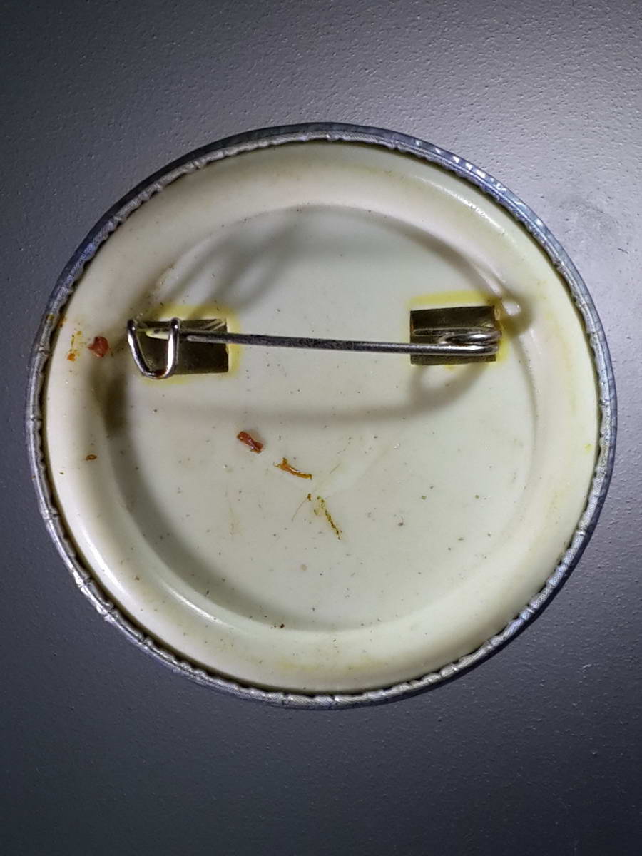 รหัสสินค้า เครื่องราง ล็อตเก็ต ภาพถ่าย 090 เข็มกลัดพุทธบุตร ลูกหลวงพ่อฤาษีลิงดำ