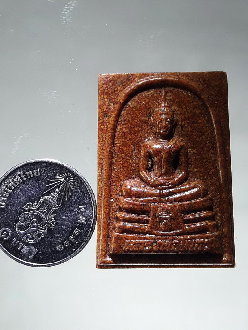 รหัสสินค้า พระเนื้อดิน ผง ว่าน 10360 หลวงพ่อโสธร เนื้อกระเบื้องหลังคาโบสถ์ วัดโสธรวรารามวรวิหาร จังหวัดฉะเชิงเทรา พิมพ์หน้าพระประธาน พิมพ์นี้เป็นพิมพ์ที่นิยมที่สุด และสวยที่สุดในรุ่น