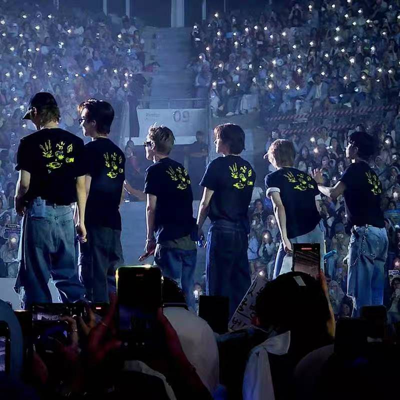 เสื้อยืด BOYNEXTDOOR : KNOCK ON Vol.1 IN JAKARTA
