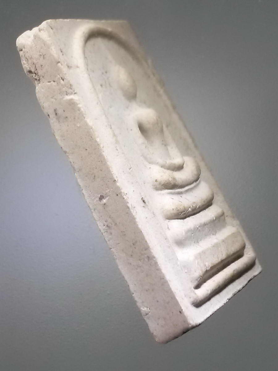 รหัสสินค้า พระสมเด็จวัดต่างๆ 978 พระสมเด็จเนื้อผง หลวงพ่อมุ่ย วัดดอนไร่ ที่ระลึก 106 ปี อำเภอสามชุก จังหวัดสุพรรณบุรี