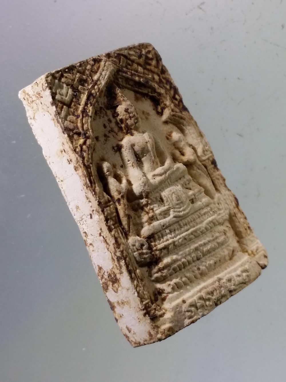 Antig Pim 250 พระพุทธเนื้อผง รุ่นฉลองพระมหาเจดีย์ วัดธรรมมงคล สร้างปี 2529 จัดเป็นพระยุคแรกๆของ พระอาจารย์วิริยังค์ วัดธรรมมงคล หายาก สร้างน้อย ไม่ค่อยพบเจอ พระรายการนี้ให้เช่าบูชาแล้ว