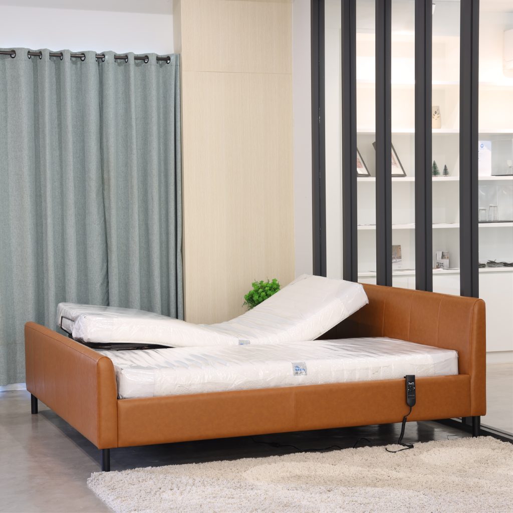 เตียงนอนเพื่อสุขภาพปรับไฟฟ้า PRIMERO DUAL BED สำหรับ 2 ท่าน ขนาด 6 ฟุต (3+3 Ft) + พร้อมที่นอนสุขภาพยางพาราแท้ + หมอนยางพารา + ชุดผ้าปูที่นอน