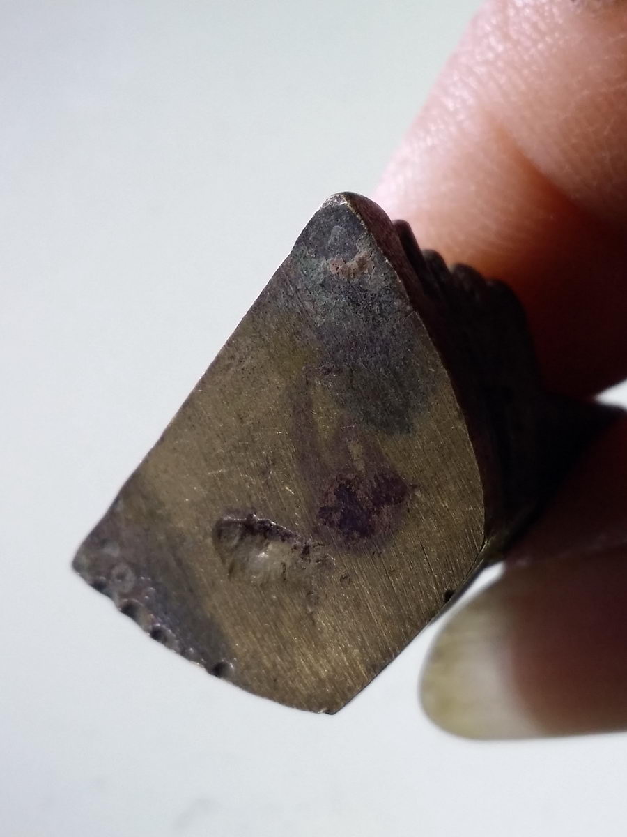 Antig FB 8046 รูปหล่อ พระพุทธหลวงพ่อไกรทอง วัดบ้านพราน อำเภอแสวงหา จังหวัดอ่างทอง เนื้อทองผสม หล่อตัน พระรายการนี้ให้เช่าบูชาแล้ว