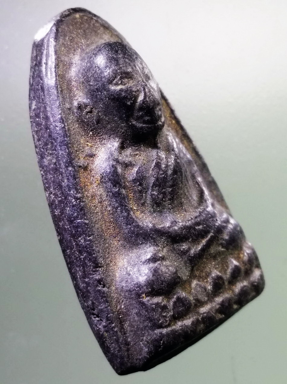 รหัสสินค้า หลวงปู่ทวด วัดต่างๆ 213 หลวงปู่ทวด วัดช้างให้ จังหวัดปัตตานี เนื้อดินเผา สร้างปี 2513 พระครูใบฎีกาขาวสร้าง พระรายการนี้ให้เช่าบูชาแล้ว