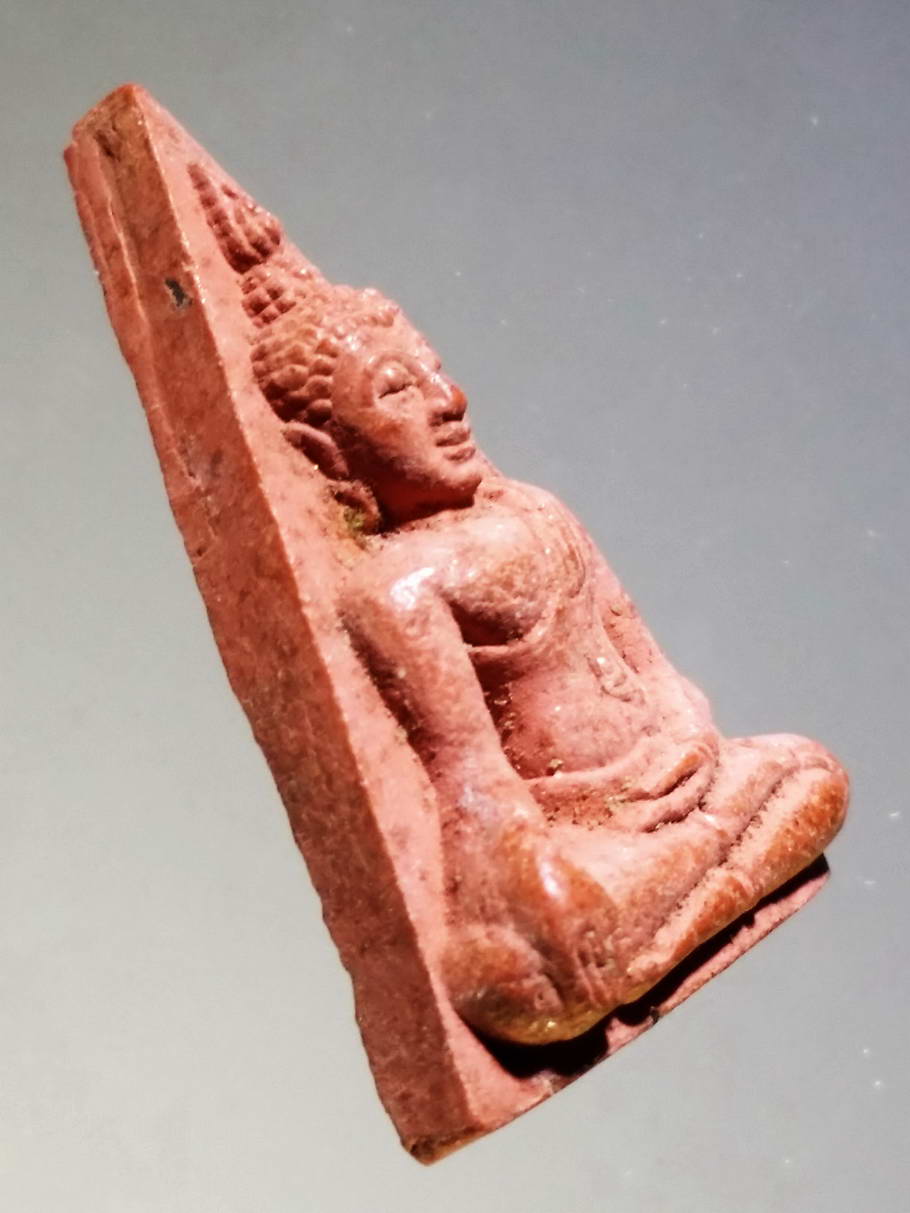 รหัสสินค้า พระไม่ทราบที่ 346 พระนางพญาเนื้อผง หลังพระคาถาเงินล้าน ไม่ทราบที่ พระรายการนี้ให้เช่าบูชาแล้ว