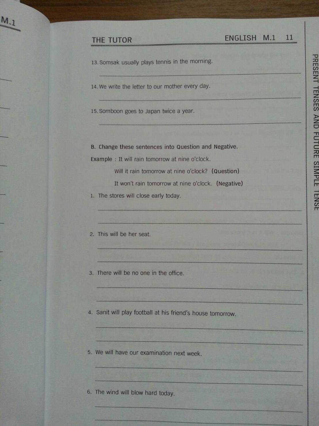 หนังสือกวดวิชา English M.1 ของ The tutor (เหมาะสำหรับเตรียมตัวสอบเข้าม.1 ด้วย)