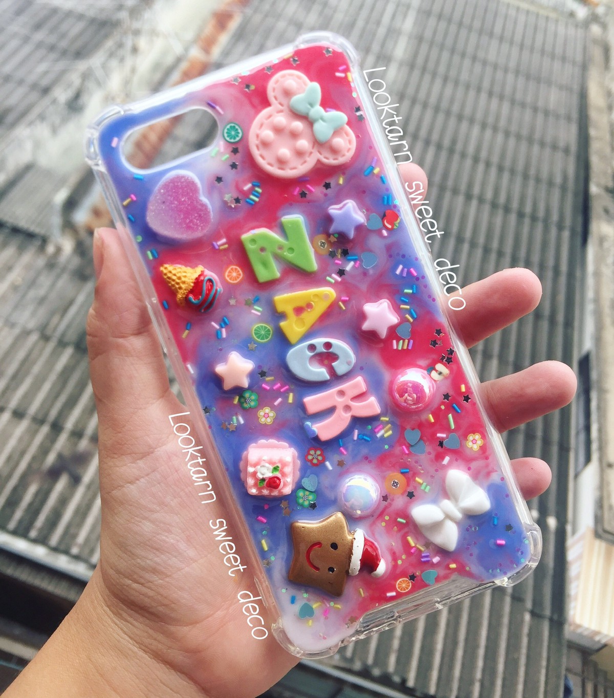 เคสสีฟ้าคราม ขาว ชมพู เพิ่มกลิสเตอร์ อักษรคละสี