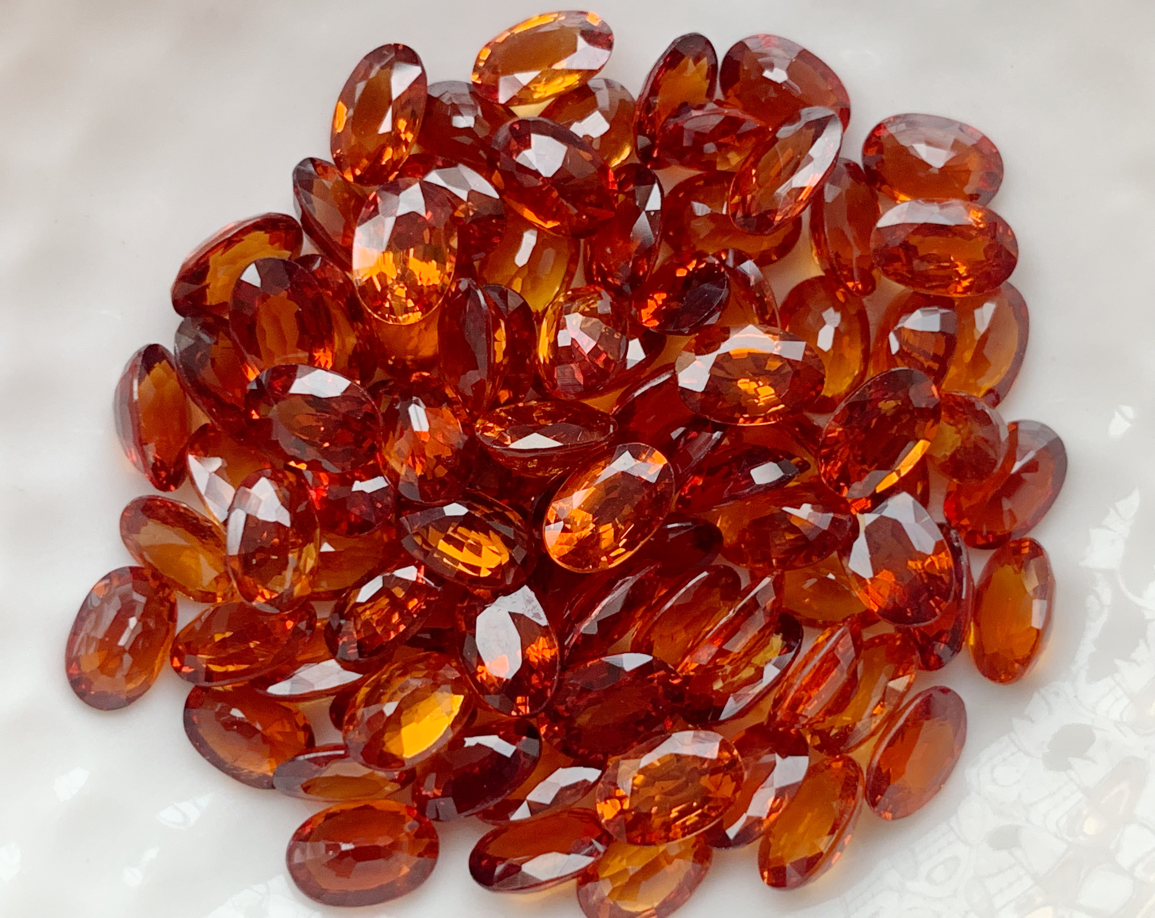 สเปสซาไทไข่ 6X4 มม. 1 กะรัต