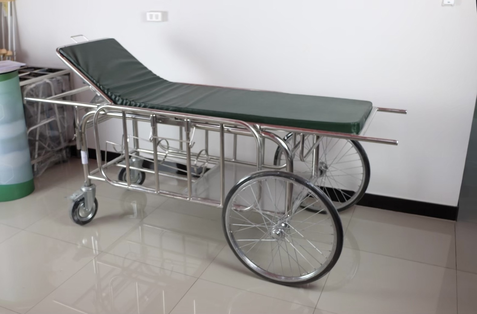รถเข็นเปลหาม รถเข็นนอนเคลื่อนย้ายผู้ป่วย สแตนเลส PP038A (STRETCHER)
