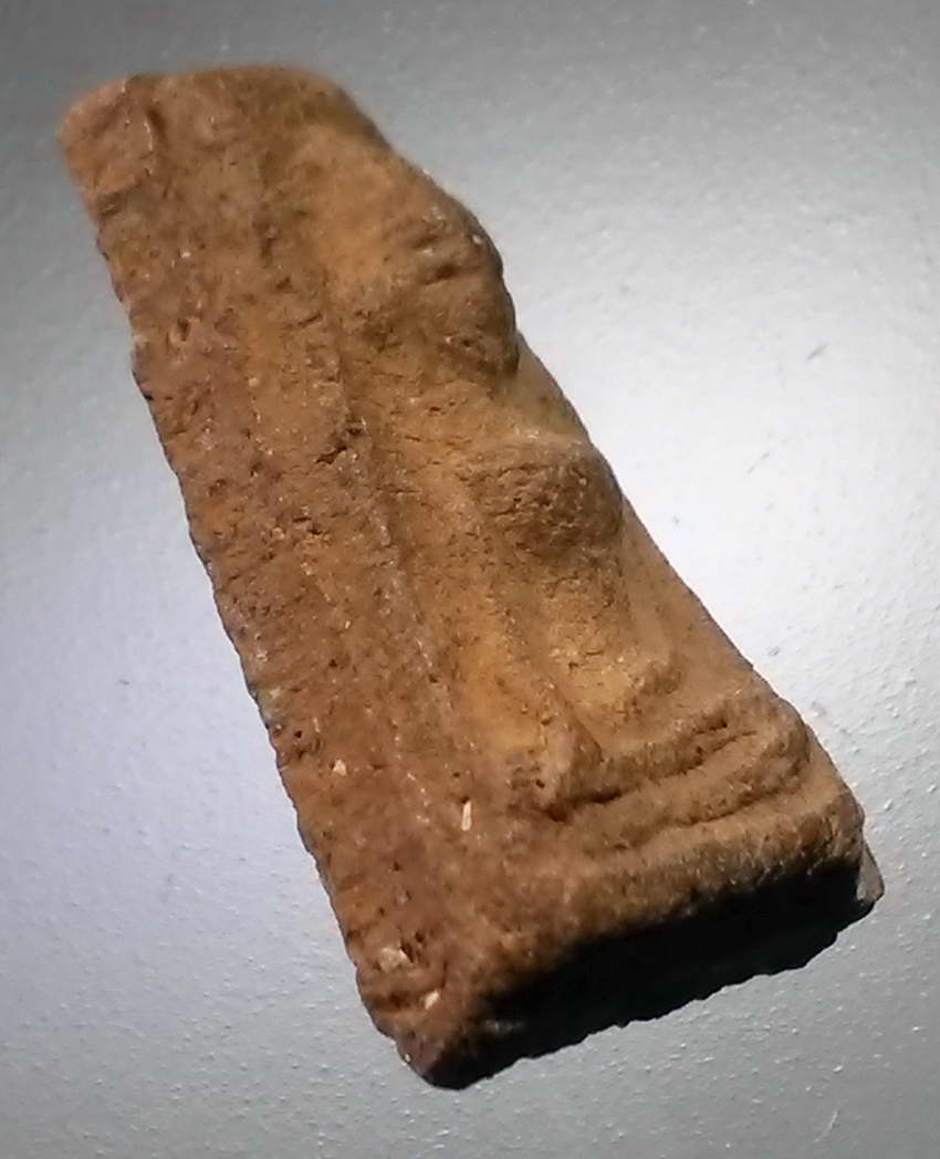 รหัสสินค้า พระไม่ทราบที่ 517 พระผงสุพรรณเนื้อดินเผา เกจิยุคหลังสร้าง ไม่ทราบที่