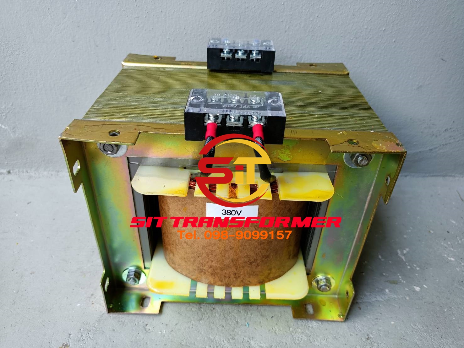 หม้อแปลงไฟฟ้า 380V / 220V 1500VA