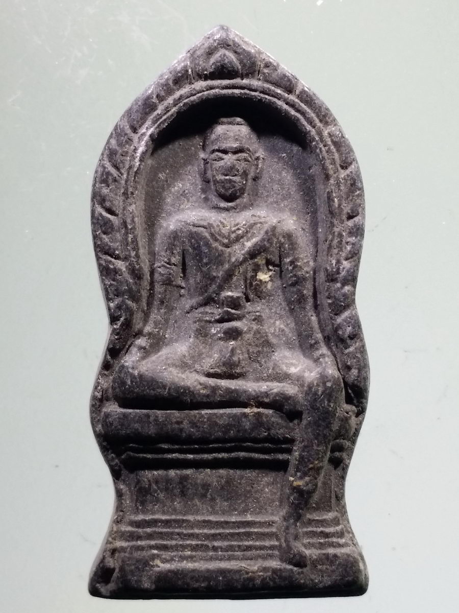 รหัสสินค้า พระเนื้อดิน เนื้อผง เนื้อว่าน 9417 สมเด็จพระนเรศวรมหาราช เนื้อผงใบลาน หลังเจดีย์ยุทธหัตถี วัดดอนเจดีย์ จังหวัดสุพรรณบุรี