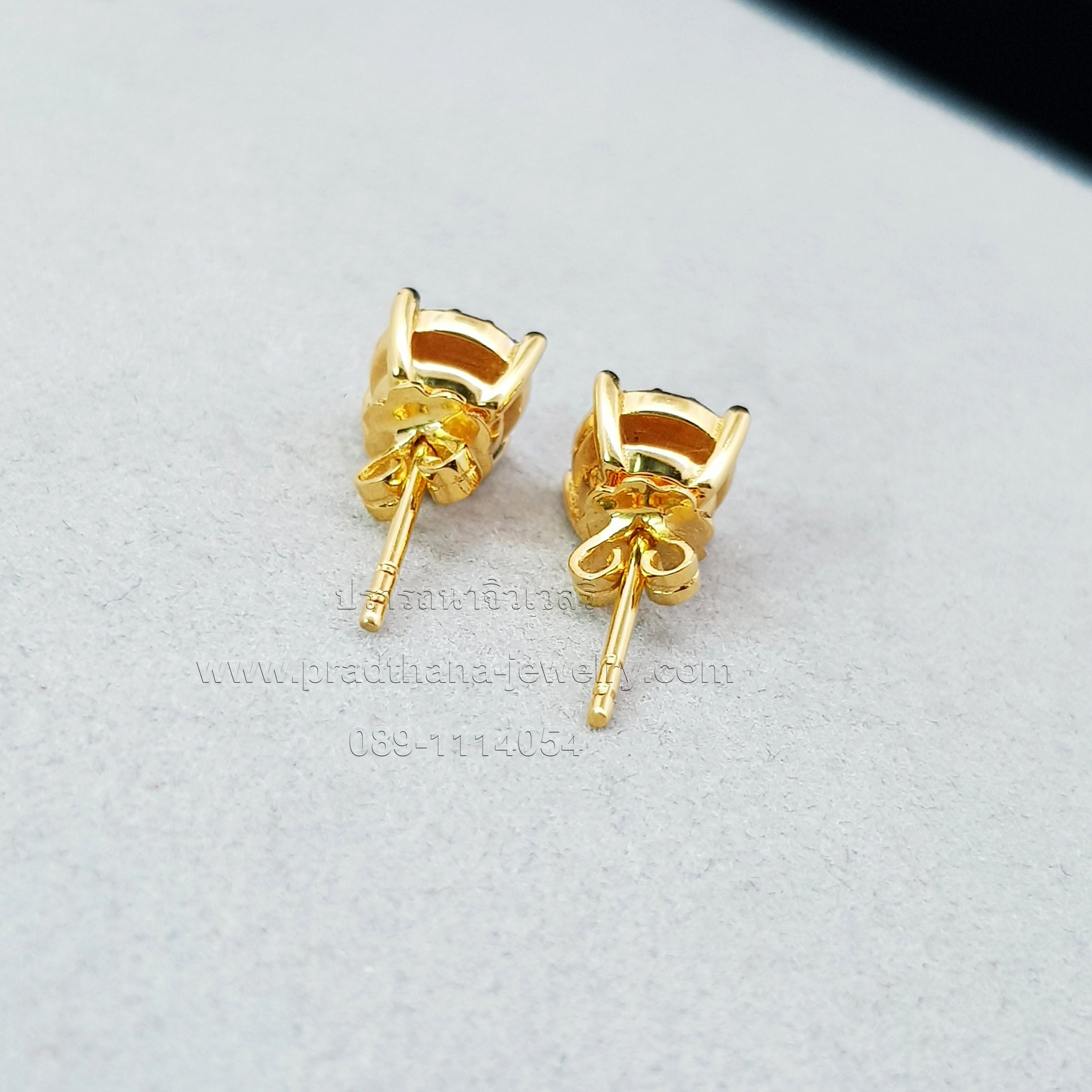 ต่างหูเพชรกระจุก **จองแล้ว**