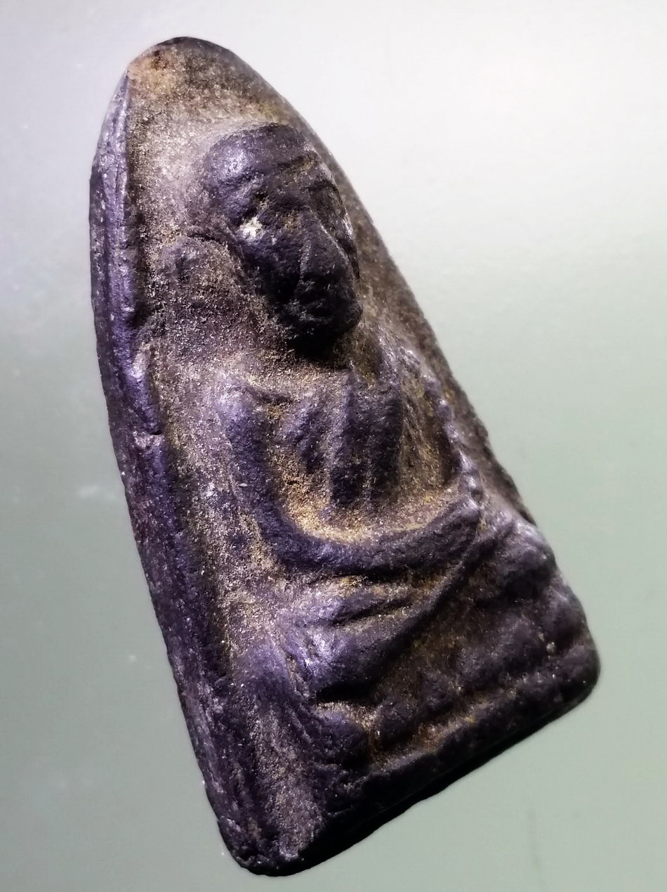 รหัสสินค้า หลวงปู่ทวด วัดต่างๆ 179 หลวงปู่ทวด วัดช้างให้ จ.ปัตตานี เนื้อดินเผา สร้างปี 2513 พระครูใบฎีกาขาวสร้าง พระรายการนี้ให้เช่าบูชาแล้ว