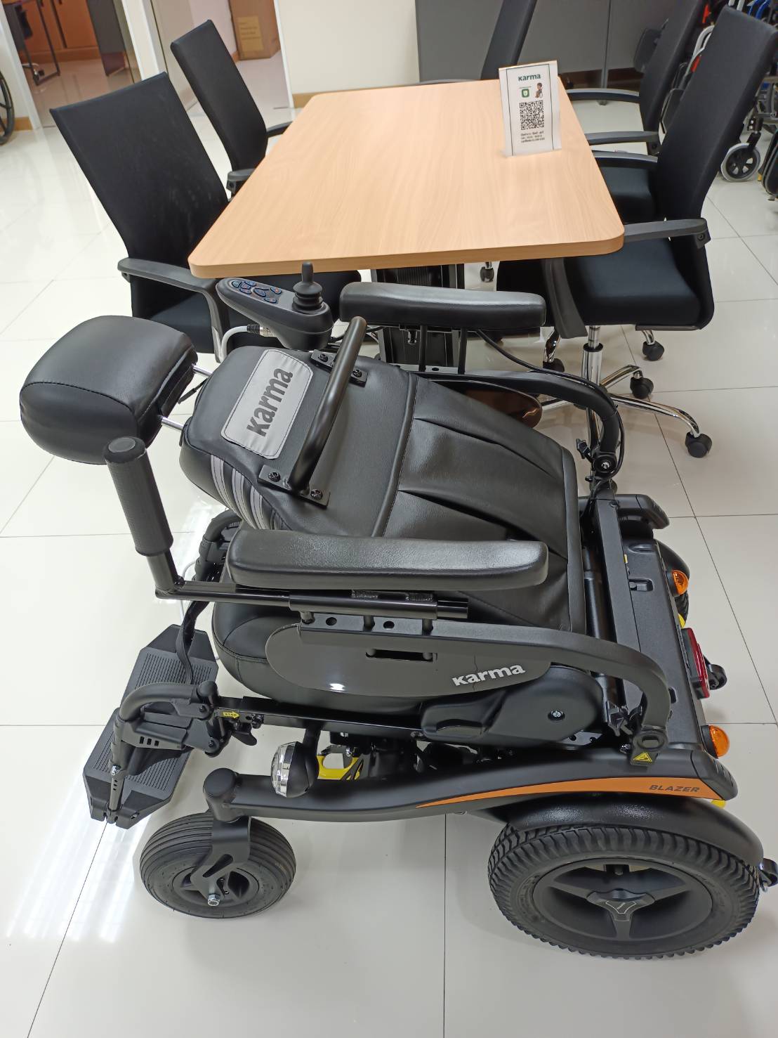 รถเข็นไฟฟ้าคาร์ม่า KARMA รุ่น Blazer Captain พนักพิงปรับเอนได้ ของแท้ รับประกันศูนย์ไทย 5 ปี (รุ่นยอดนิยม)