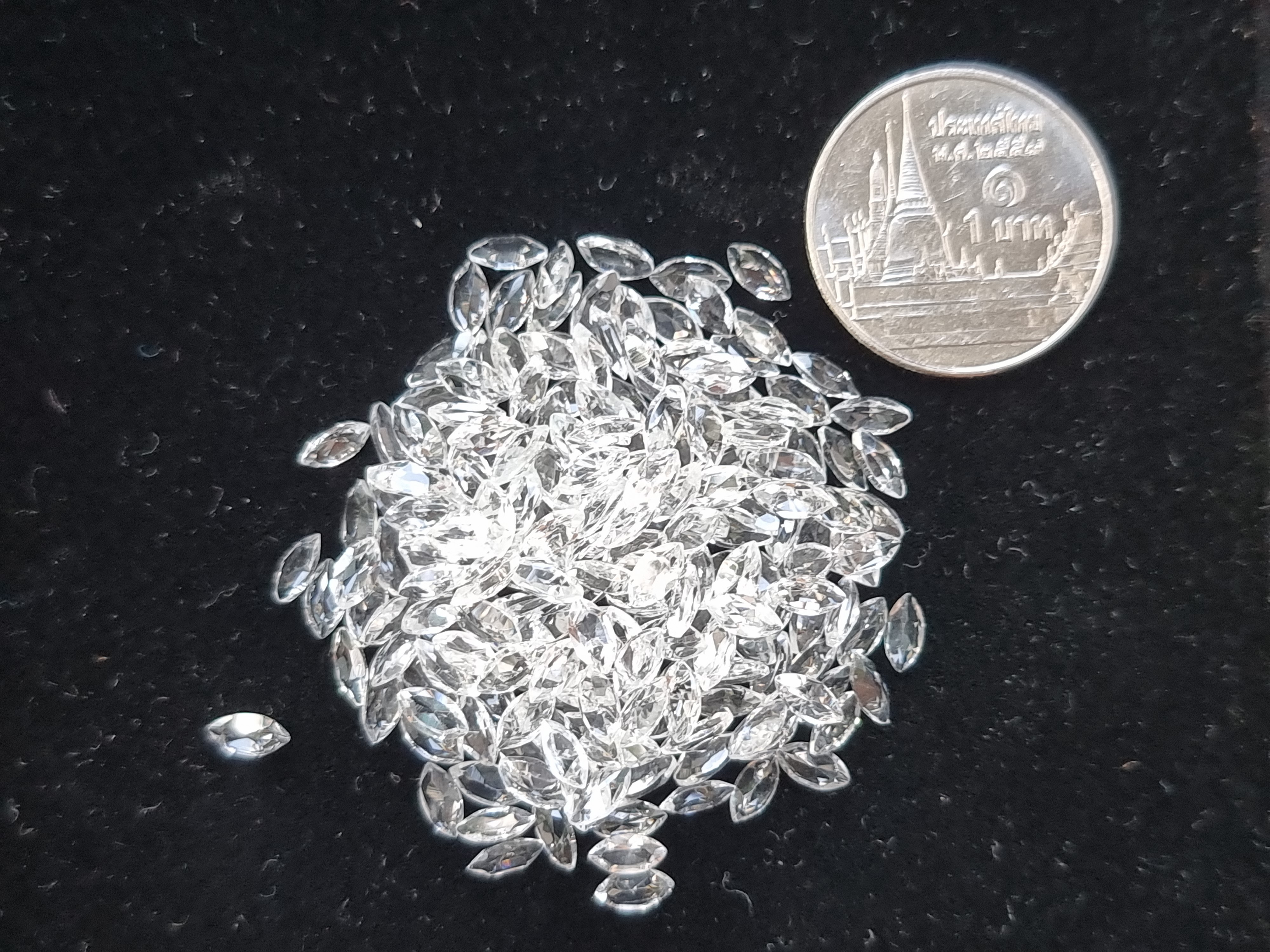 ไวท์โทปาสมาคี 2.5x5 mm. 5 กะรัต