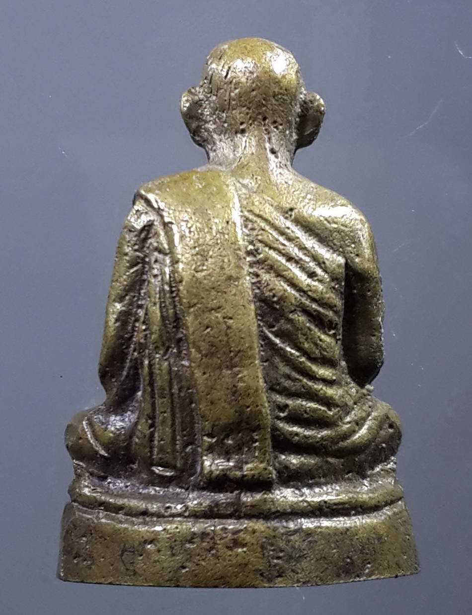 รหัสสินค้า พระกริ่ง พระหล่อ 218 รูปหล่ออุดกริ่ง หลวงพ่อขอม วัดไผ่โรงวัว จังหวัดสุพรรณบุรี เนื้อทองผสม