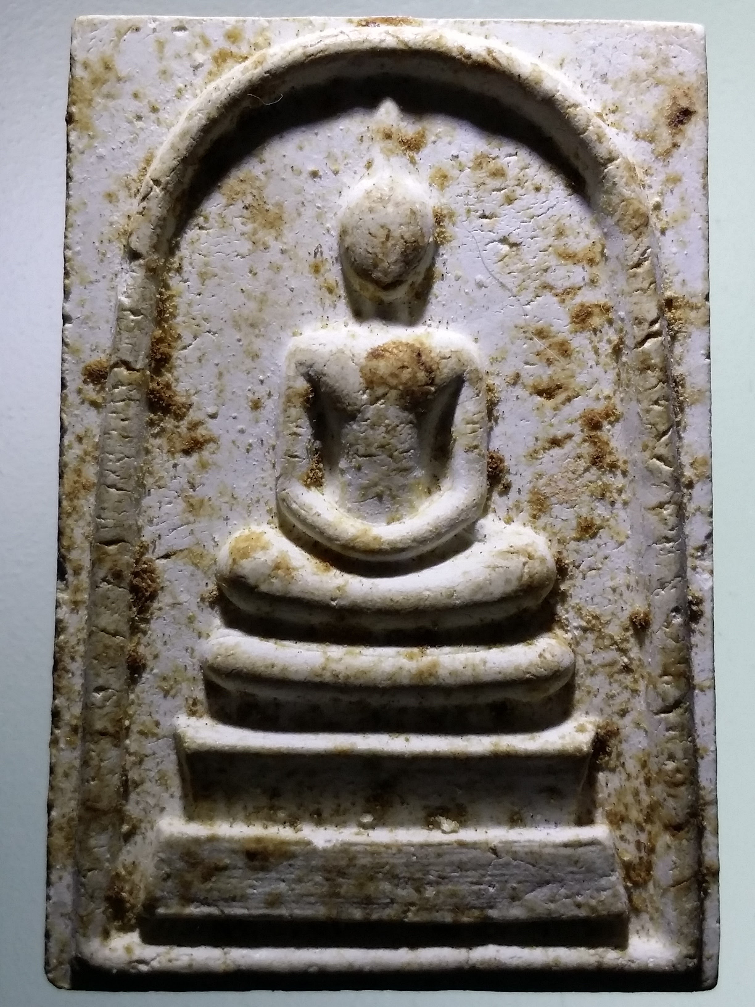 รหัสสินค้า พระเนื้อดิน เนื้อผง เนื้อว่าน 7630 พระสมเด็จ เนื้อผง ที่ระลึก 60 พรรษา มหาราชินี สร้างปี 2535 มูลนิธิธรรมชีวิน จัดสร้าง