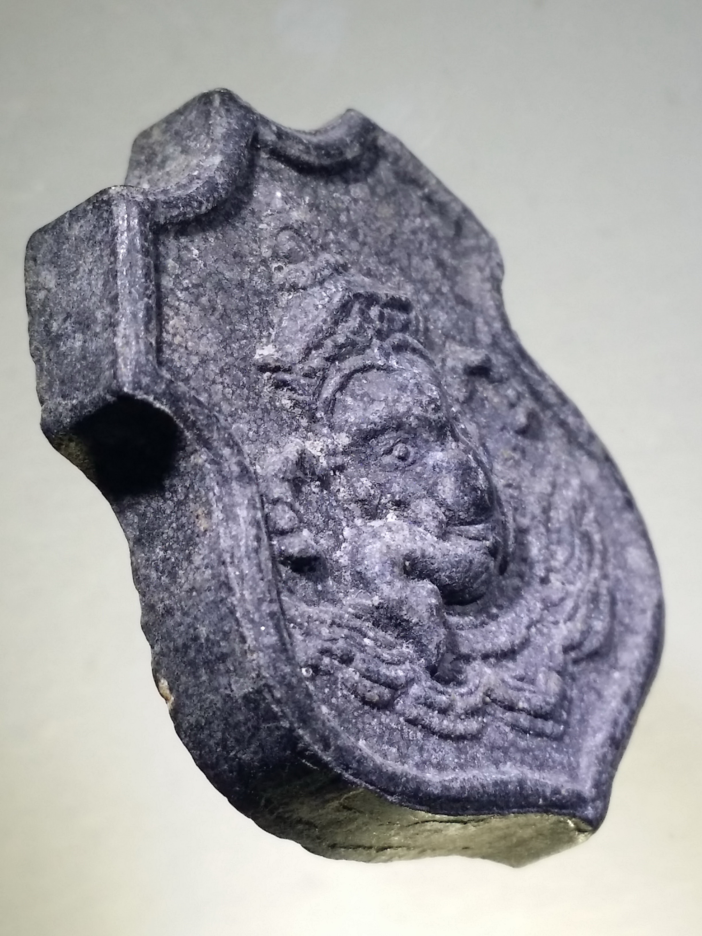 รหัสสินค้า พระไม่ทราบที่ 310 พระพิฆเณศวร เนื้อผงใบลาน หลังพญาครุฑ ไม่ทราบที่