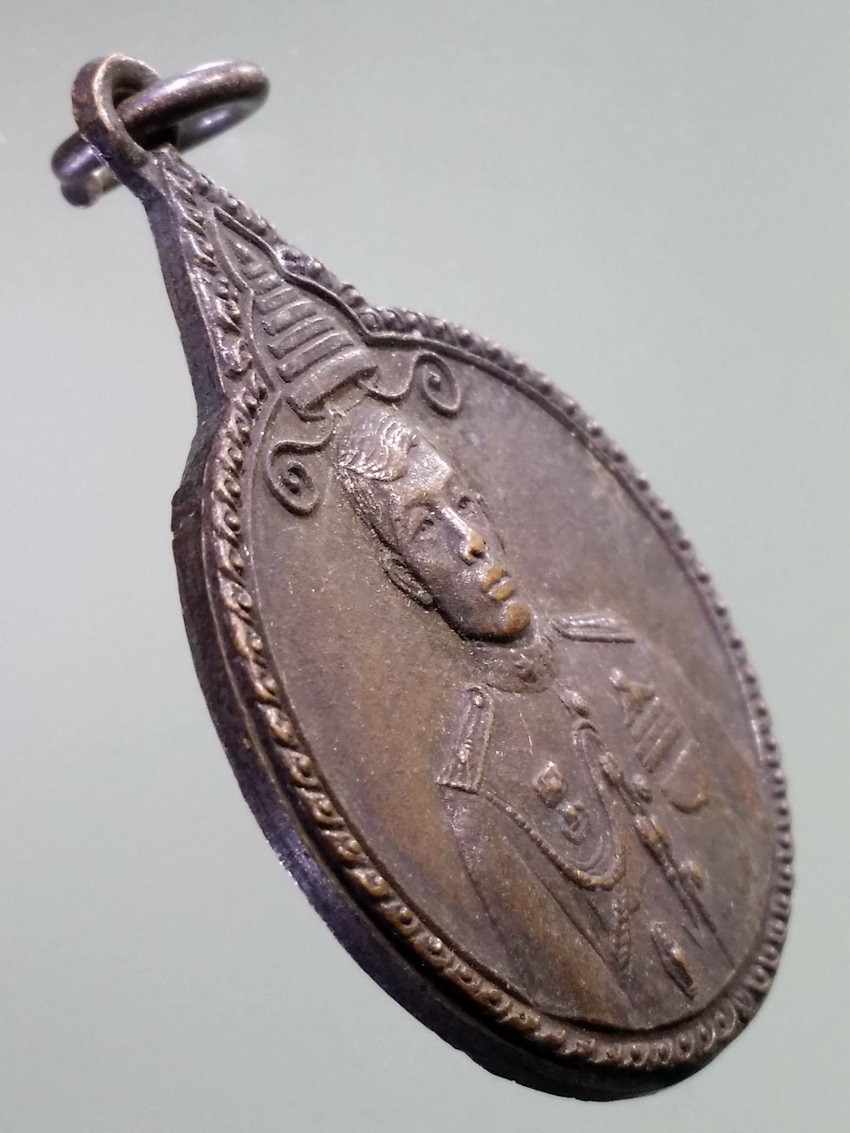 รหัสสินค้า พระมหากษัตริย์ และบุคคลสำคัญ 337 เหรียญรัชกาลที่ 10 ในวโรกาสสำเร็จการศึกษา โรงเรียนเสนาธิการทหารบก สร้างปี 2520 พระรายการนี้ให้เช่าบูชาแล้ว