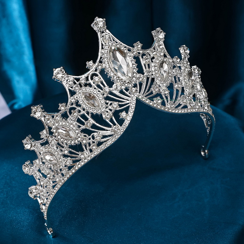 As2322- พร้อมส่งจากไทย มงกุฎเพชรประดับ แวววาว สวยหรูดูแพงเหมือนแบบ เด็กโต-ผู้ใหญ่ เส้นผ่าศูนย์กลาง 15.5cm.ดัดปรับขนาดได้เล็กน้อย
