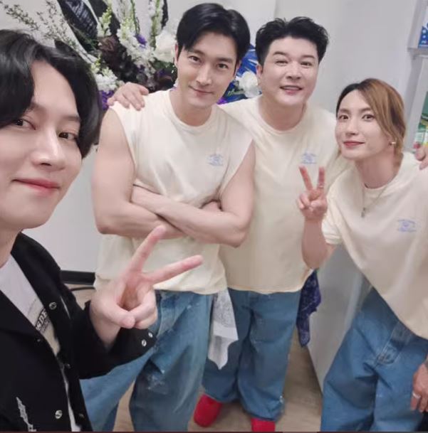 เสื้อยืด เสื้อยืด Super Junior L.S.S : The Show Th3ee Guys