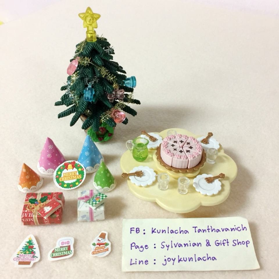 เครื่องตกแต่งสำหรับจัดปาร์ตี้ฉลองเทศกาลคริสต์มาส ซิลวาเนียน Christmas Party Set : Sylvanian Families