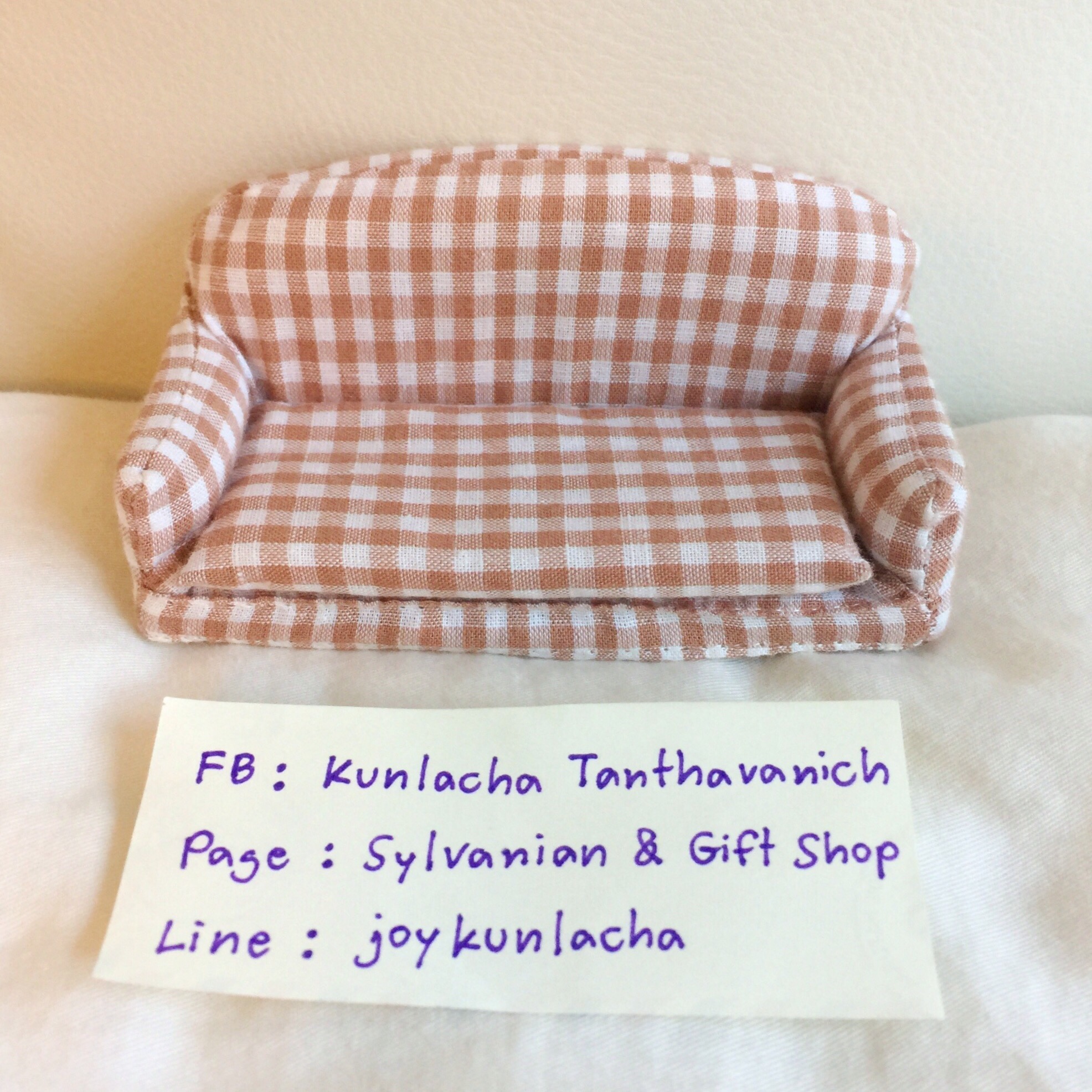 โซฟาเบาะนุ่มนิ่ม จะนั่งหรือนอนเล่นก็แสนสบาย Living Room Sofa : Sylvanian Families