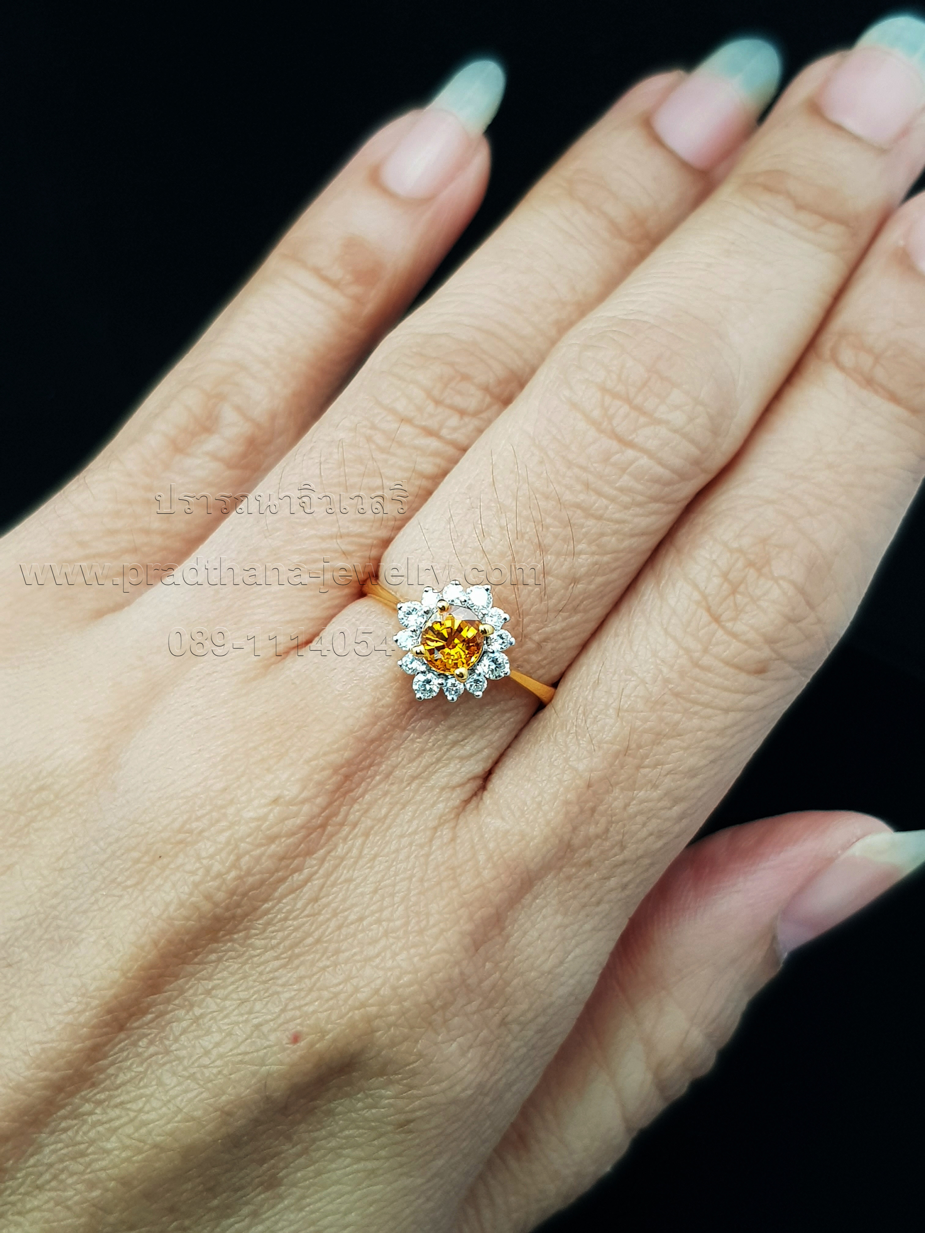 แหวนบุษราคัมล้อมเพชร **ขายแล้ว**